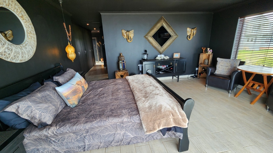 10 Bedroom Property for Sale in Dana Bay Western Cape